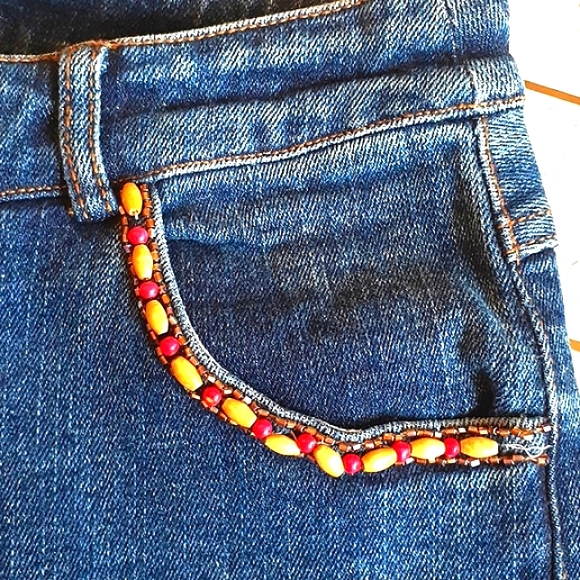 VINTAGE women's Jeans, New pair from Cache, sz 0..floral ,beading design - Picture 4 of 14